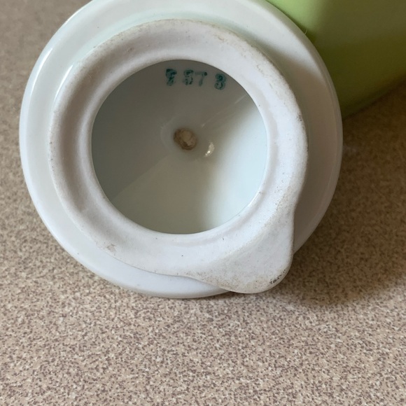 Exquisite Vintage Bavarian Teapot - Picture 4 of 6